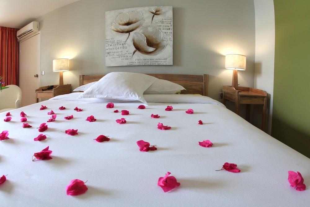 La Pagerie - Tropical Garden Hotel เลส์ทรัวส์-ซีเลต์ ภายนอก รูปภาพ