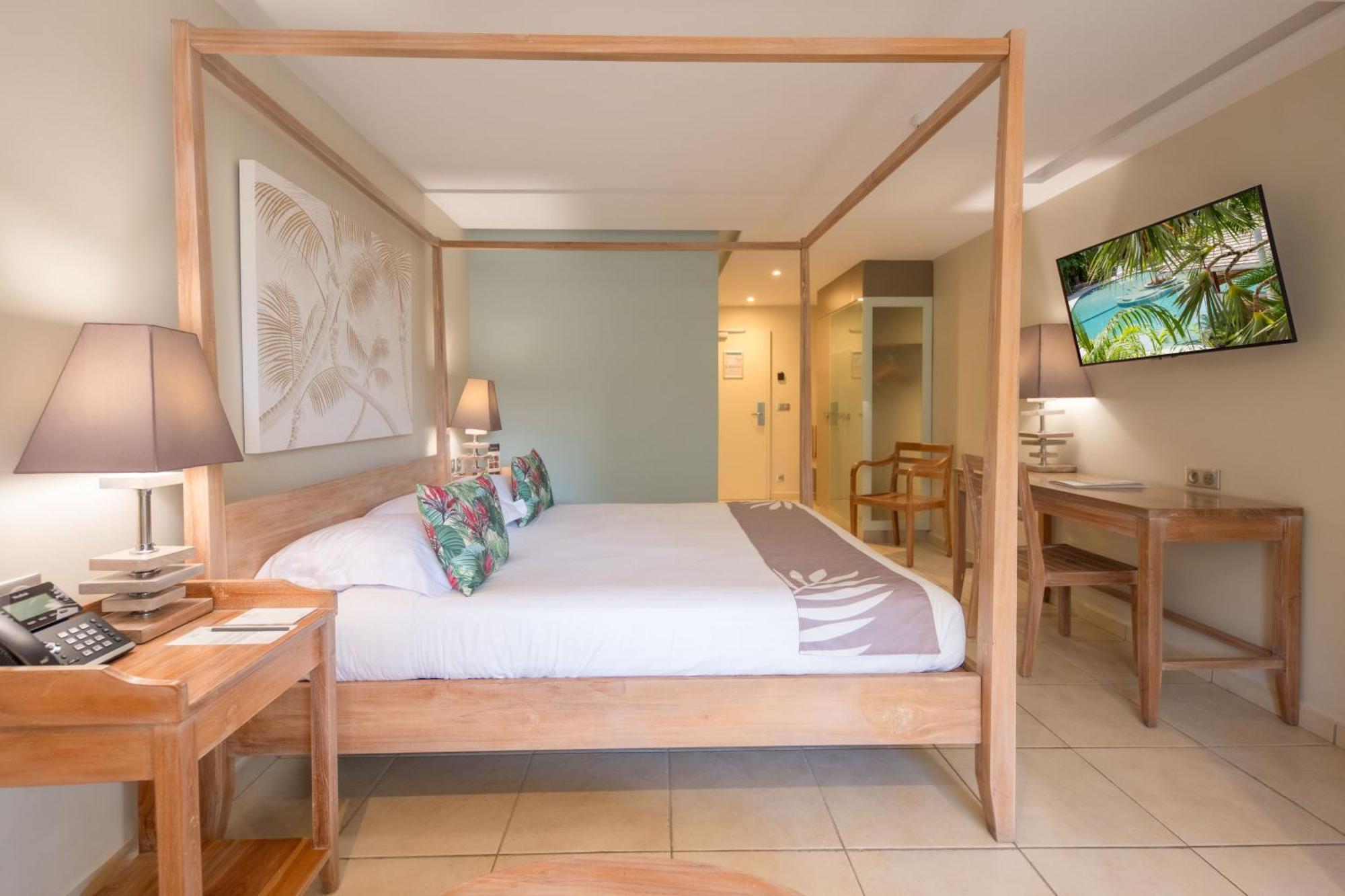 La Pagerie - Tropical Garden Hotel เลส์ทรัวส์-ซีเลต์ ภายนอก รูปภาพ