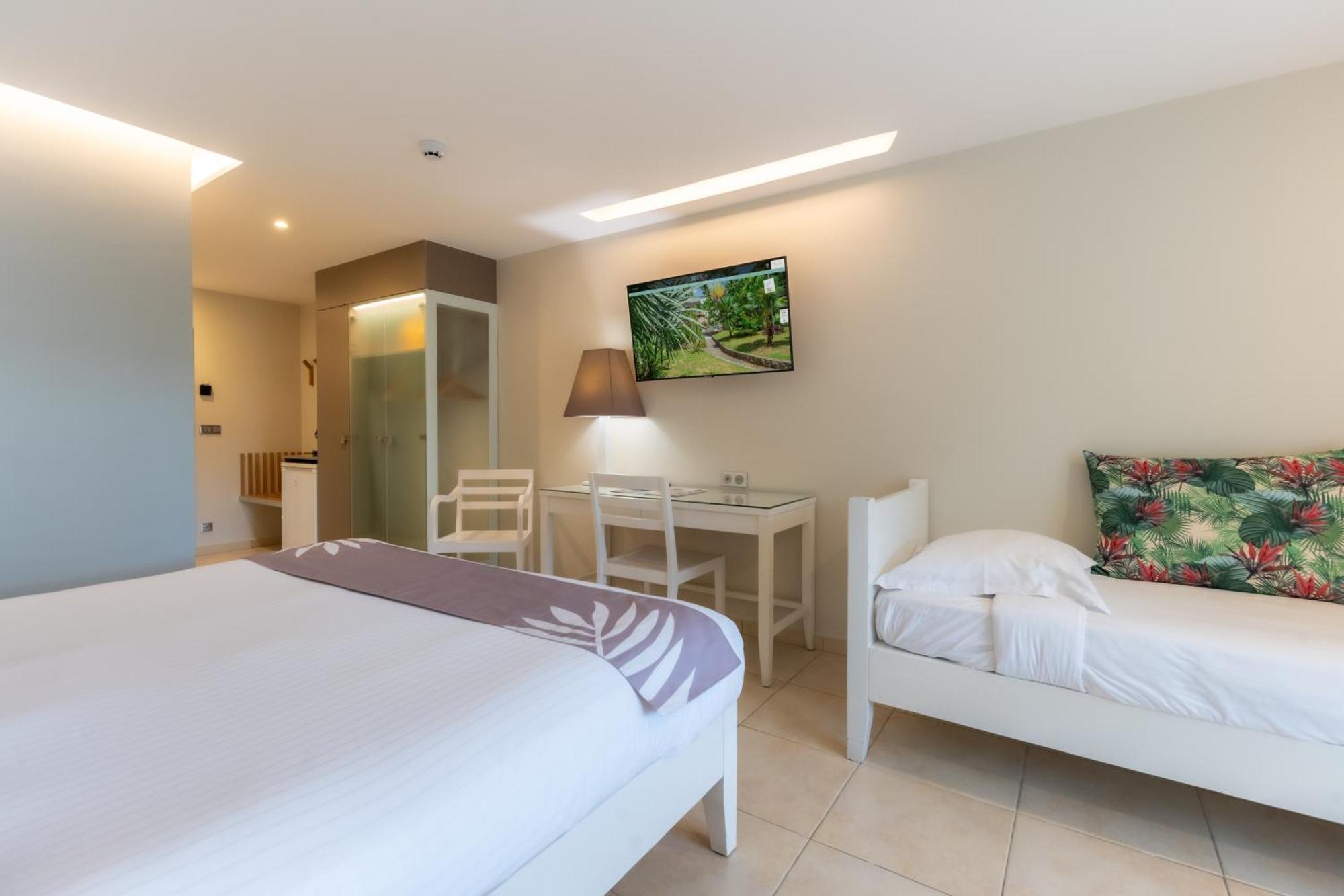 La Pagerie - Tropical Garden Hotel เลส์ทรัวส์-ซีเลต์ ภายนอก รูปภาพ